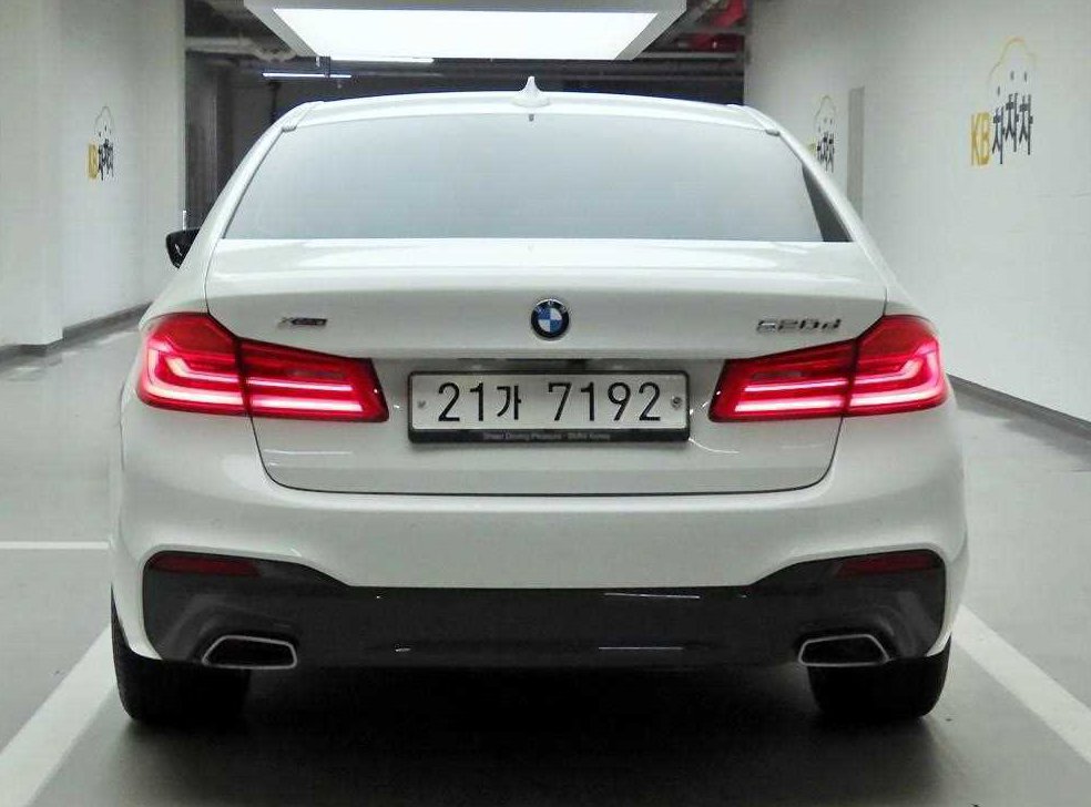 BMW 5시리즈 520d xDrive M 스포츠 플러스 사진 3