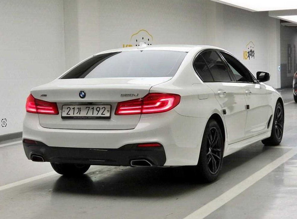 BMW 5시리즈 520d xDrive M 스포츠 플러스 사진 4