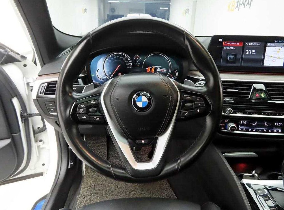 BMW 5시리즈 520d xDrive M 스포츠 플러스 사진 7