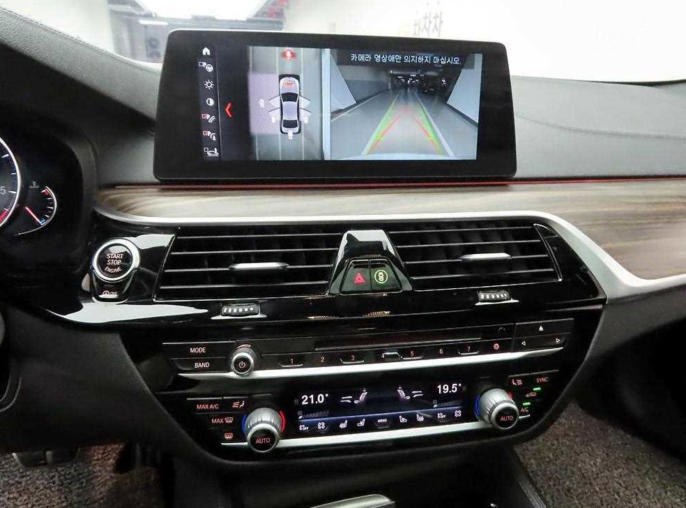 BMW 5시리즈 520d xDrive M 스포츠 플러스 사진 9