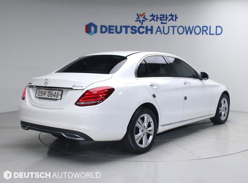 벤츠 C 클래스 C220 d 4MATIC 사진 2