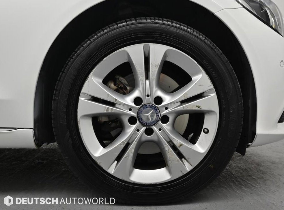 벤츠 C 클래스 C220 d 4MATIC 사진 5