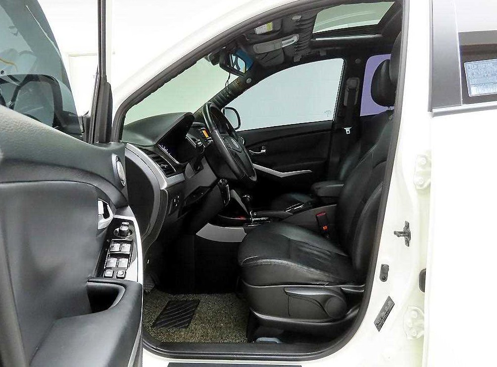 KG모빌리티(쌍용)  코란도 2WD 2.0 RX 사진 14