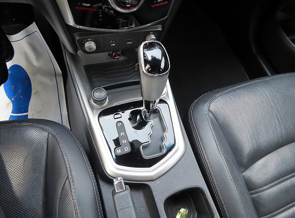KG모빌리티(쌍용)  티볼리 디젤 2WD 1.6 LX 사진 10