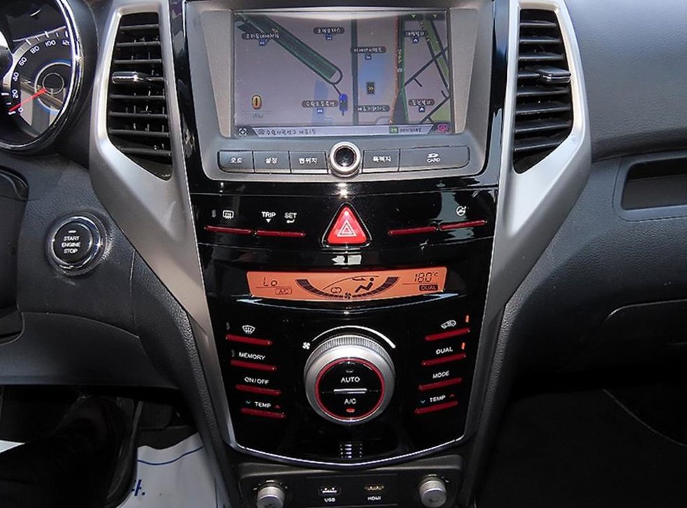 KG모빌리티(쌍용)  티볼리 디젤 2WD 1.6 LX 사진 13