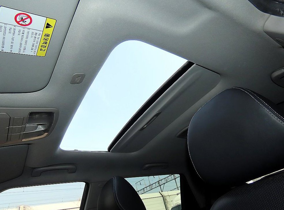 KG모빌리티(쌍용)  티볼리 디젤 2WD 1.6 LX 사진 16