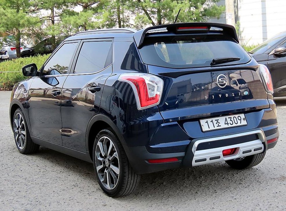 KG모빌리티(쌍용)  티볼리 디젤 2WD 1.6 LX 사진 3
