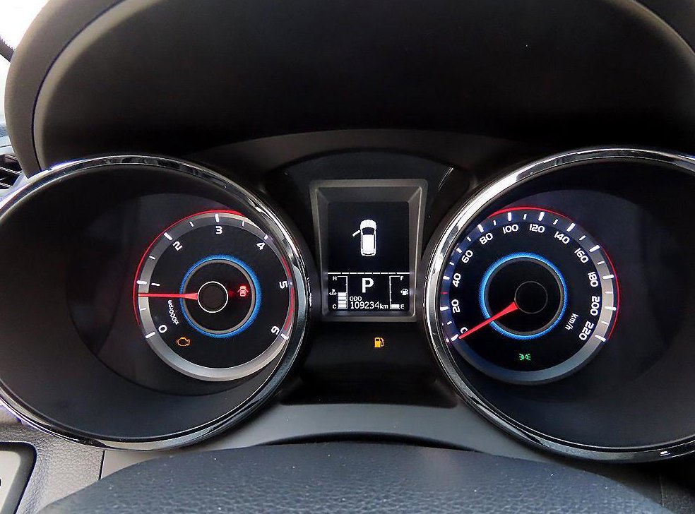KG모빌리티(쌍용)  티볼리 디젤 2WD 1.6 LX 사진 9