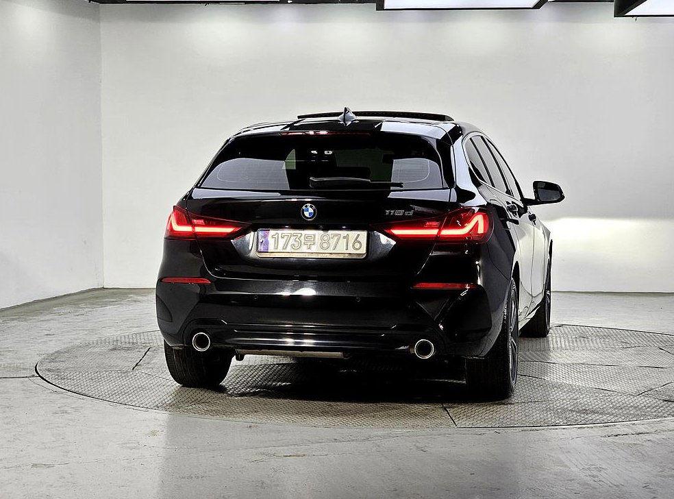 BMW 1시리즈 118d 스포츠 사진 3