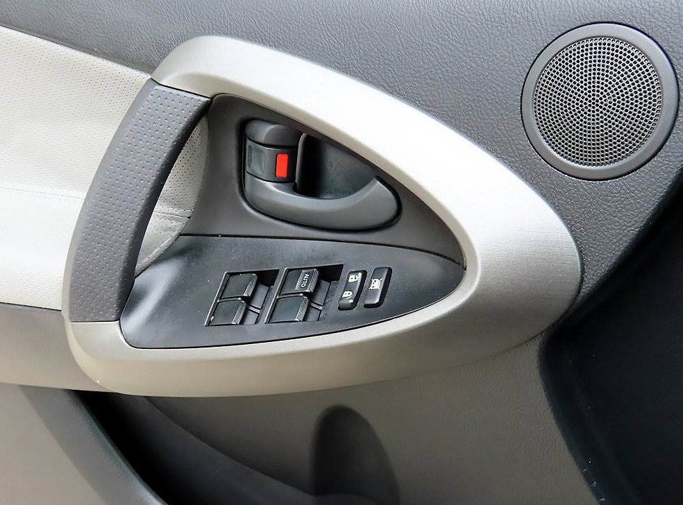 토요타 라브4 2.5 4WD 사진 11