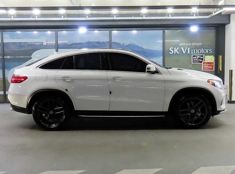 벤츠 GLE 클래스 GLE 350 d 4MATIC 쿠페 사진 3