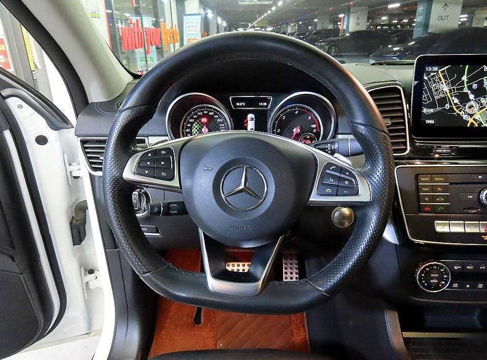 벤츠 GLE 클래스 GLE 350 d 4MATIC 쿠페 사진 8