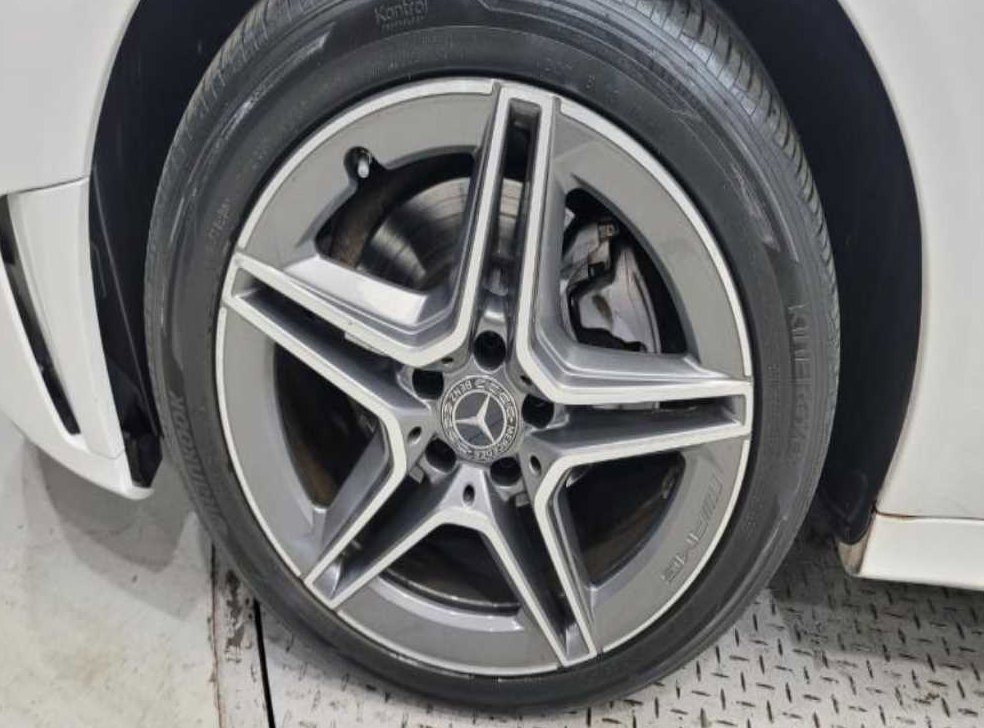 벤츠 C 클래스 C200 AMG LINE 사진 5