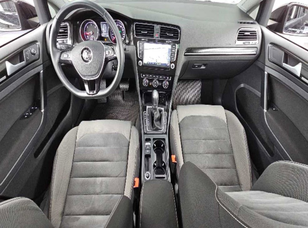 폭스바겐 골프 2.0 TDI 사진 7
