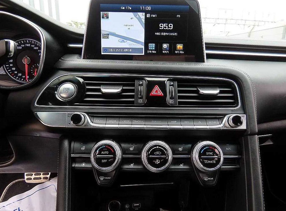 제네시스 G70 2.0T AWD 사진 13