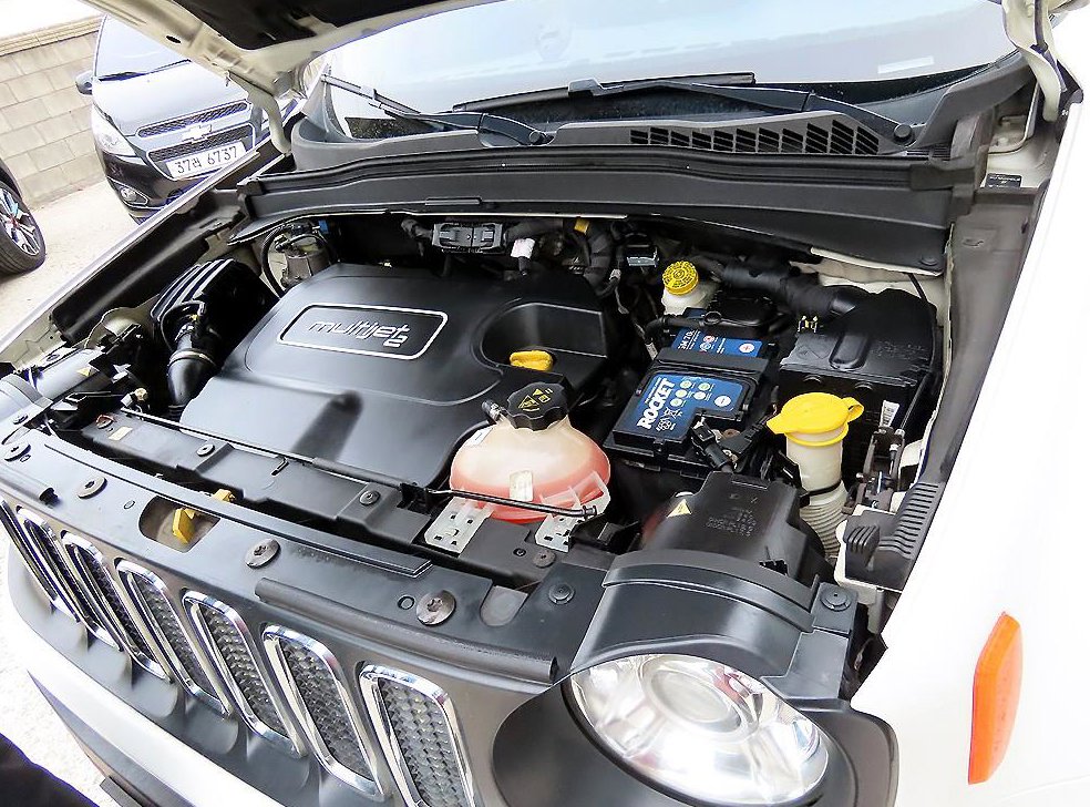 지프 레니게이드 2.0 디젤 리미티드 AWD 사진 18