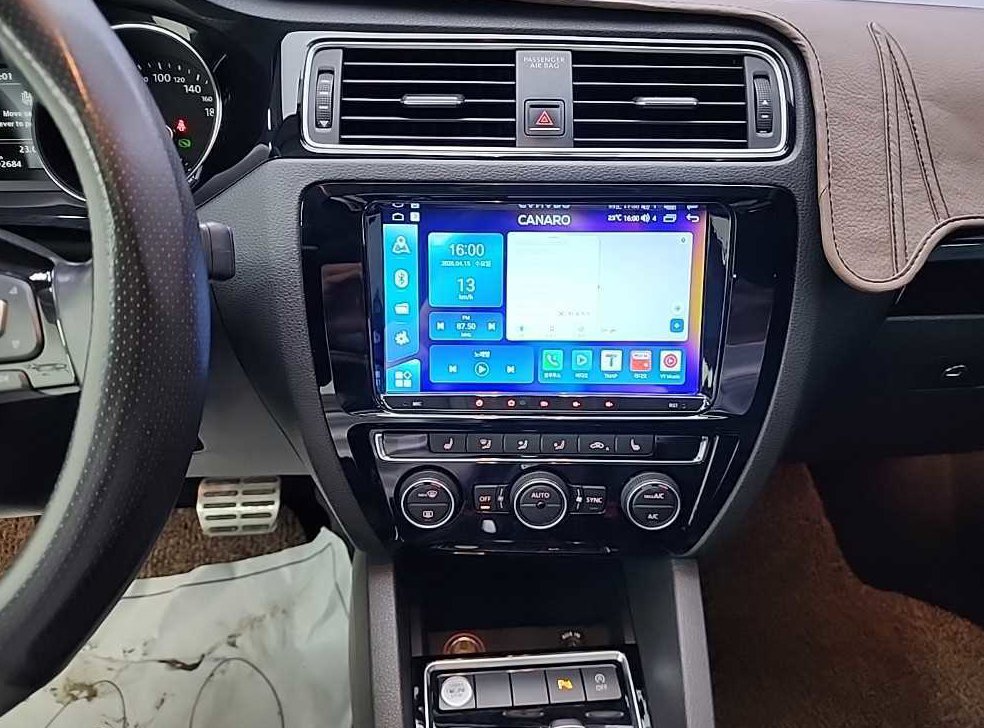 폭스바겐 제타 2.0 TDI 블루모션 프리미엄 사진 10