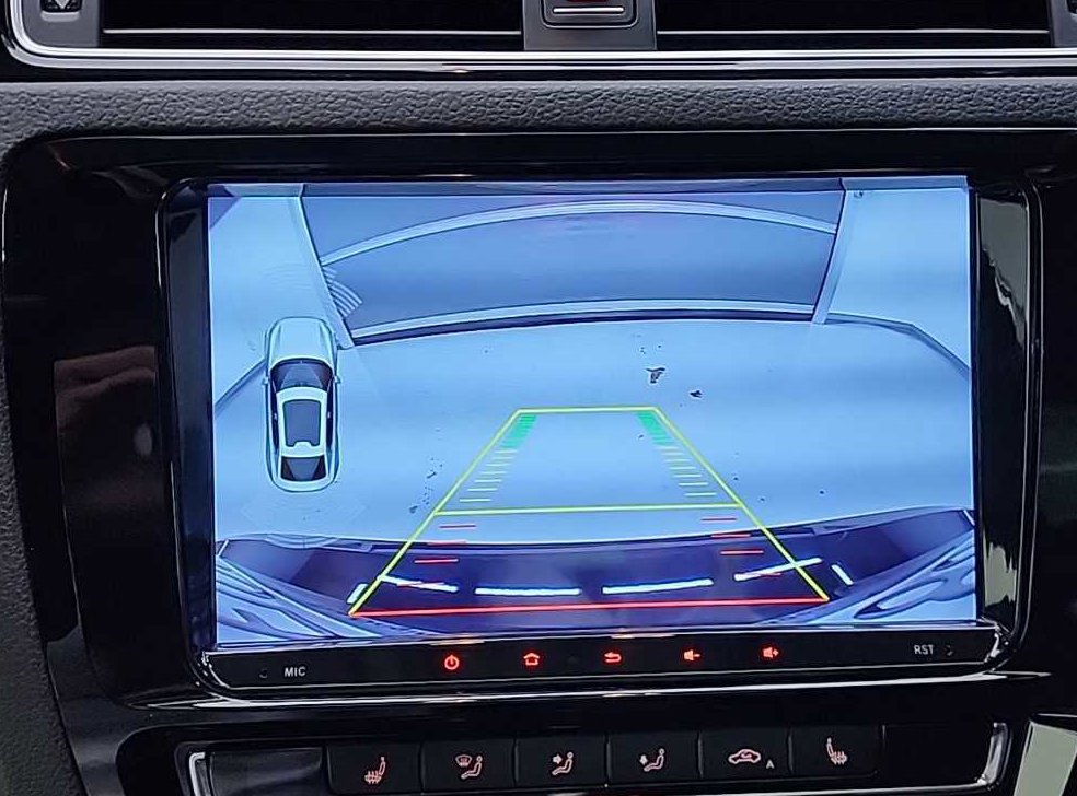 폭스바겐 제타 2.0 TDI 블루모션 프리미엄 사진 15