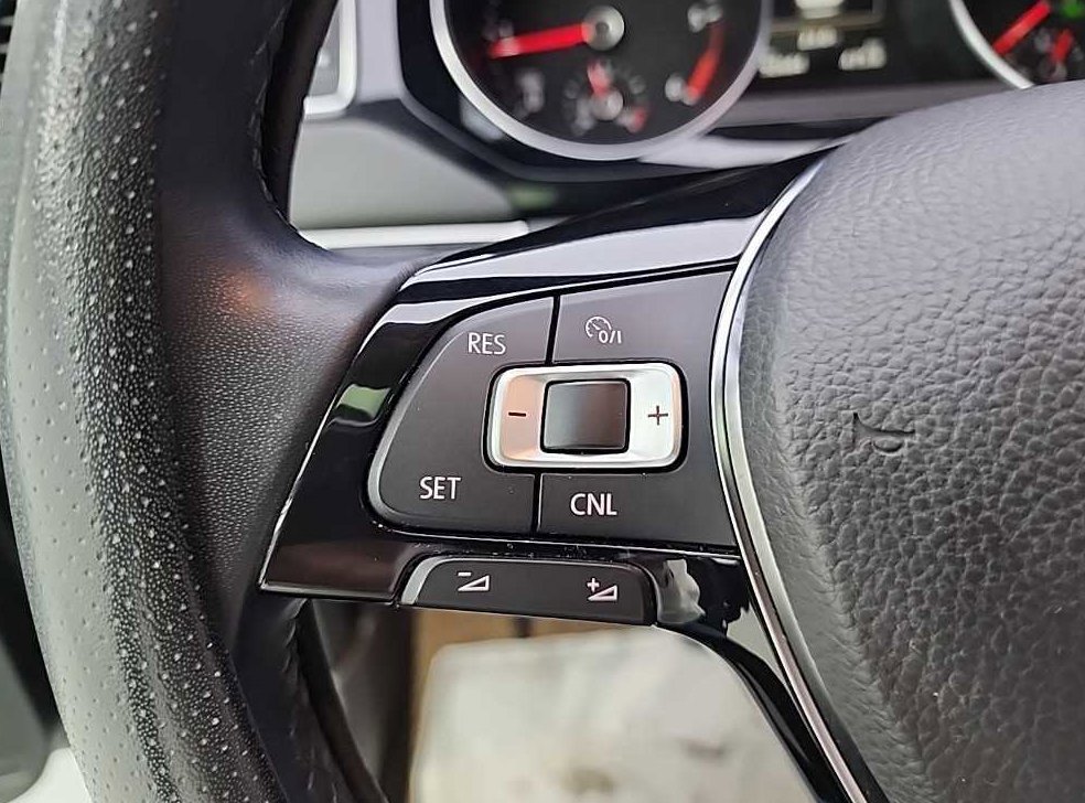 폭스바겐 제타 2.0 TDI 블루모션 프리미엄 사진 17