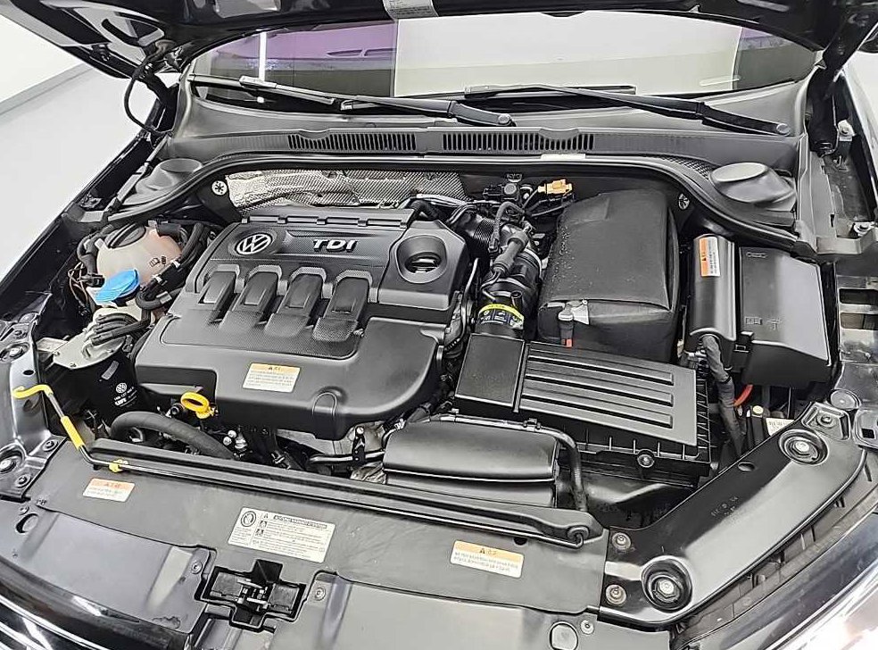 폭스바겐 제타 2.0 TDI 블루모션 프리미엄 사진 5
