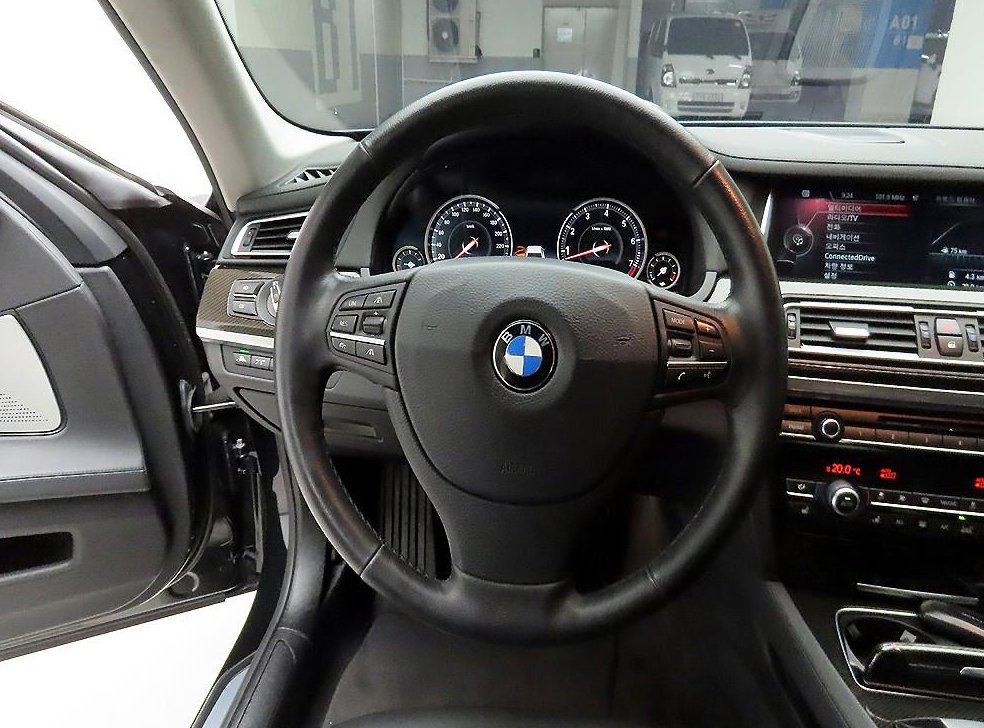 BMW 7시리즈 750 사진 7