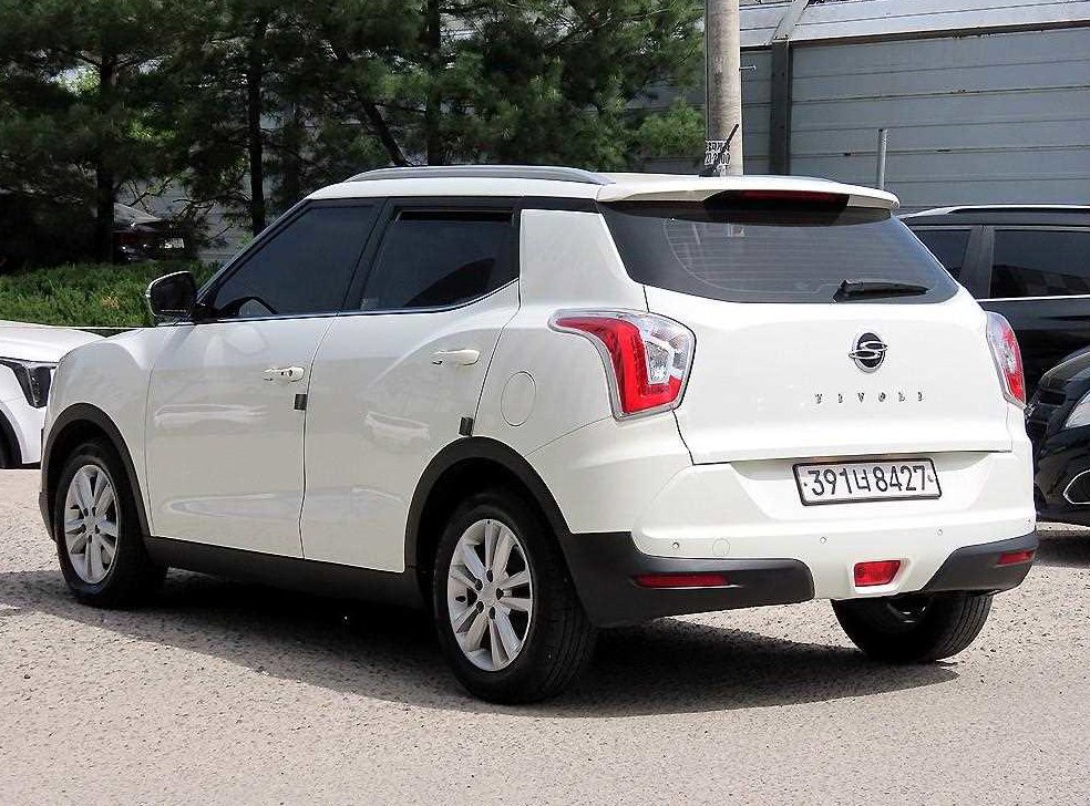 KG모빌리티(쌍용)  티볼리 가솔린 2WD 1.6 VX 사진 3