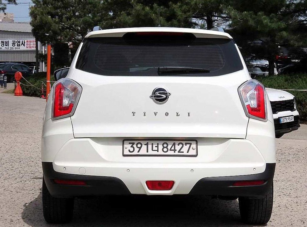 KG모빌리티(쌍용)  티볼리 가솔린 2WD 1.6 VX 사진 4