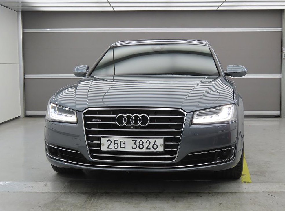 아우디 A8 60 TDI 콰트로 LWB 사진 2