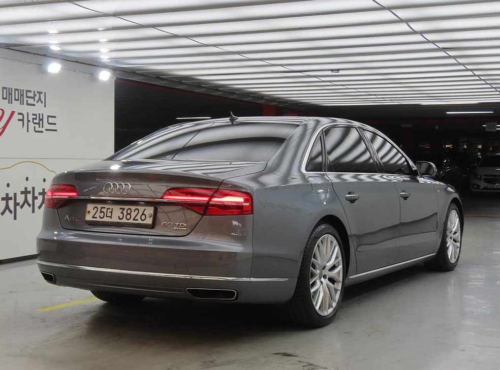 아우디 A8 60 TDI 콰트로 LWB 사진 4