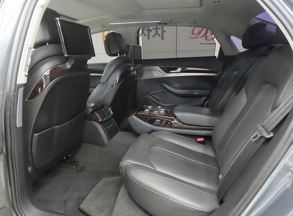 아우디 A8 60 TDI 콰트로 LWB 사진 6