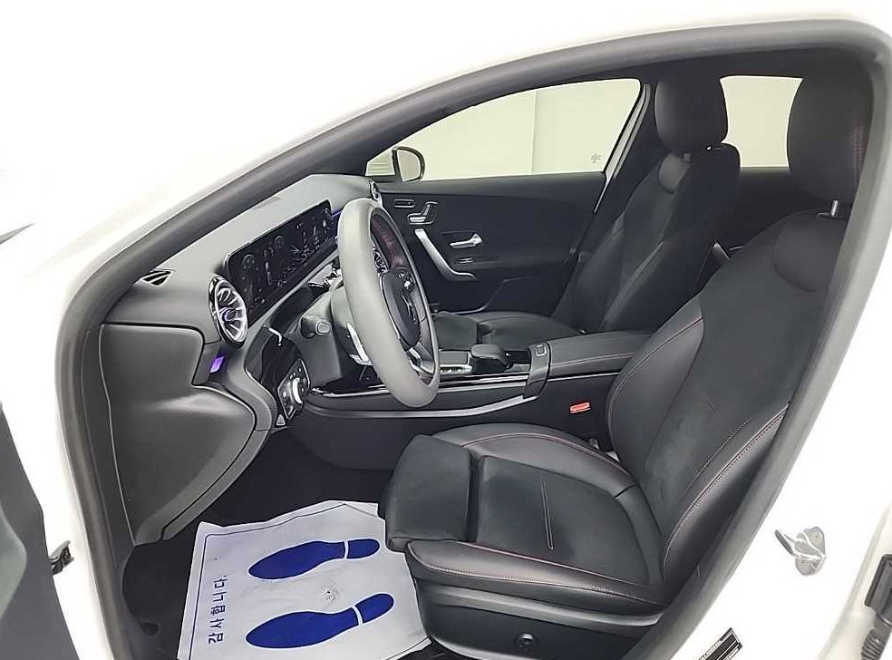 벤츠 A 클래스 A250 4MATIC 세단 사진 10