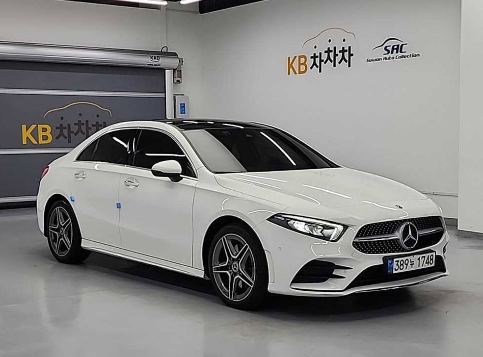 벤츠 A 클래스 A250 4MATIC 세단 사진 3