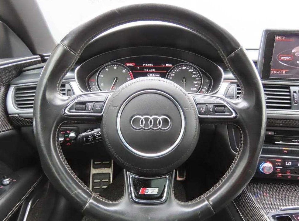 아우디 S7 4.0 TFSI  콰트로 사진 11