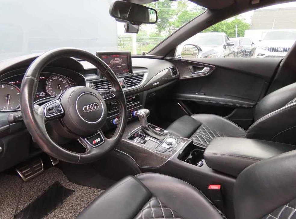 아우디 S7 4.0 TFSI  콰트로 사진 16