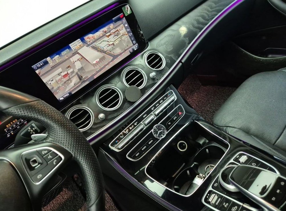 벤츠 E 클래스 E300 4MATIC 아방가르드 사진 12