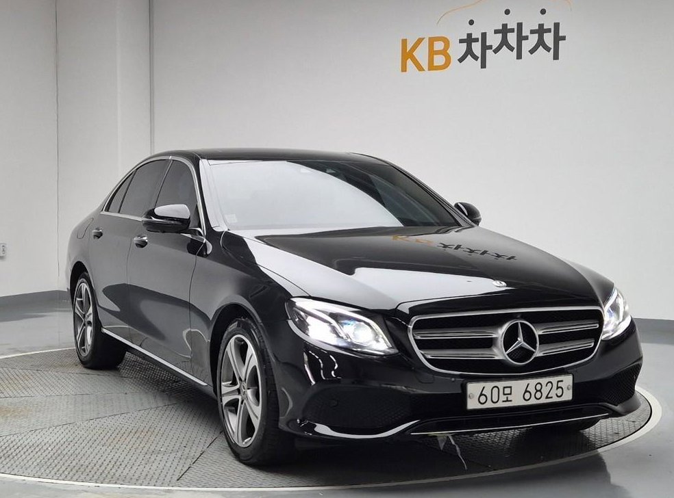 벤츠 E 클래스 E300 4MATIC 아방가르드 사진 4