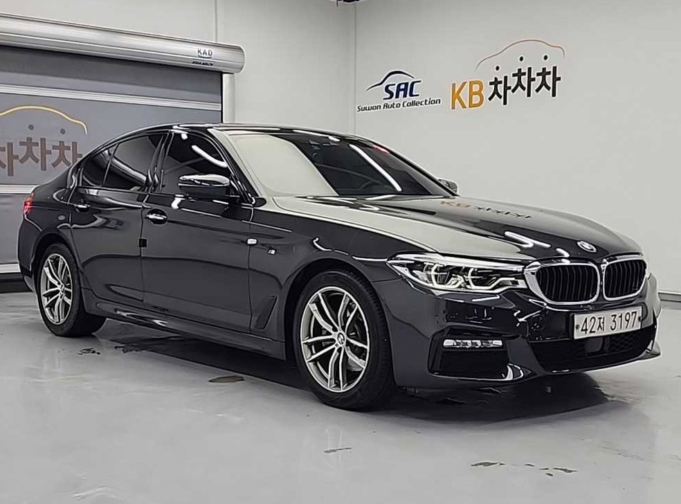 BMW 5시리즈 520d M 스포츠 플러스 사진 4