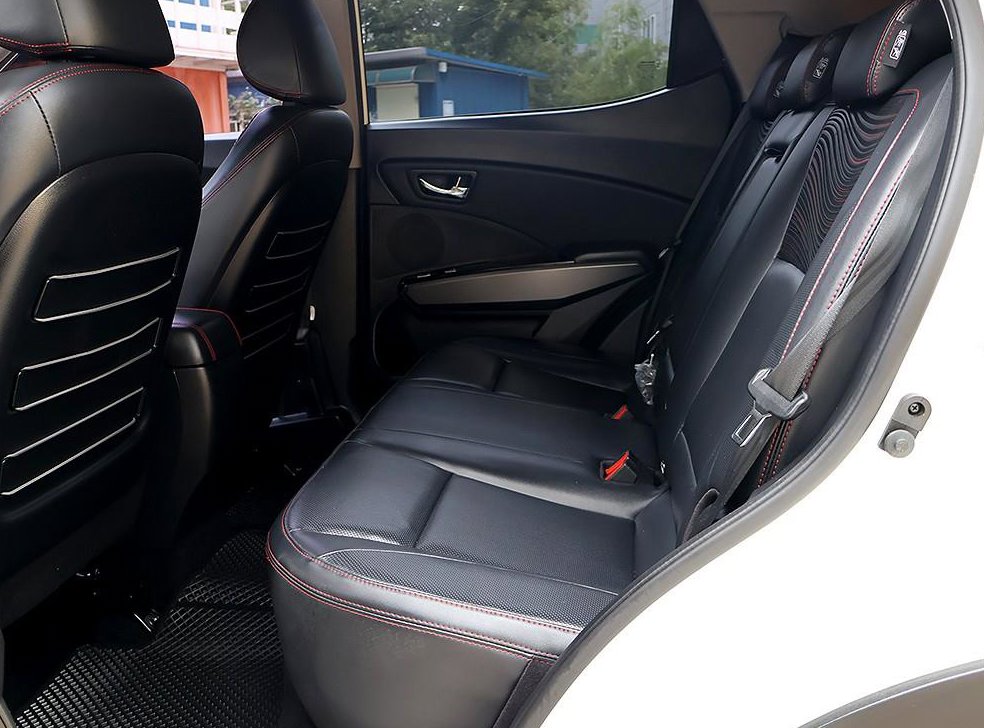 KG모빌리티(쌍용)  티볼리 2WD 가솔린 1.6 RX 사진 12