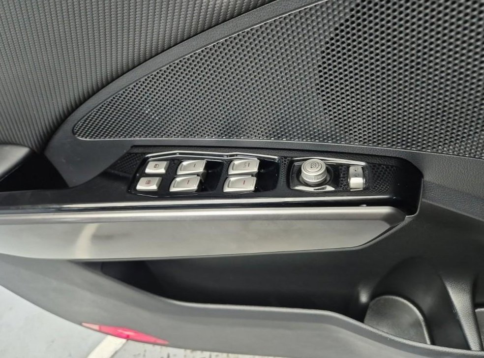 KG모빌리티(쌍용)  티볼리 2WD 가솔린 1.6 RX 사진 18