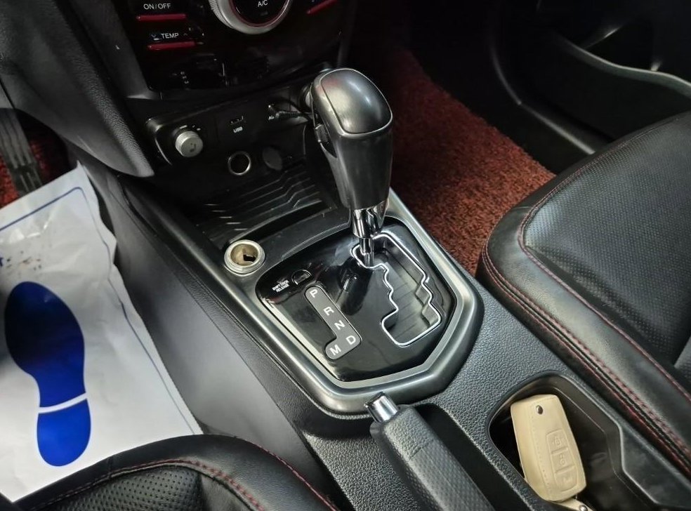 KG모빌리티(쌍용)  티볼리 2WD 가솔린 1.6 RX 사진 8