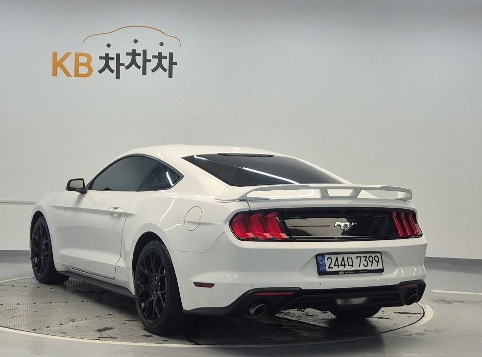 포드 머스탱 쿠페 사진 2