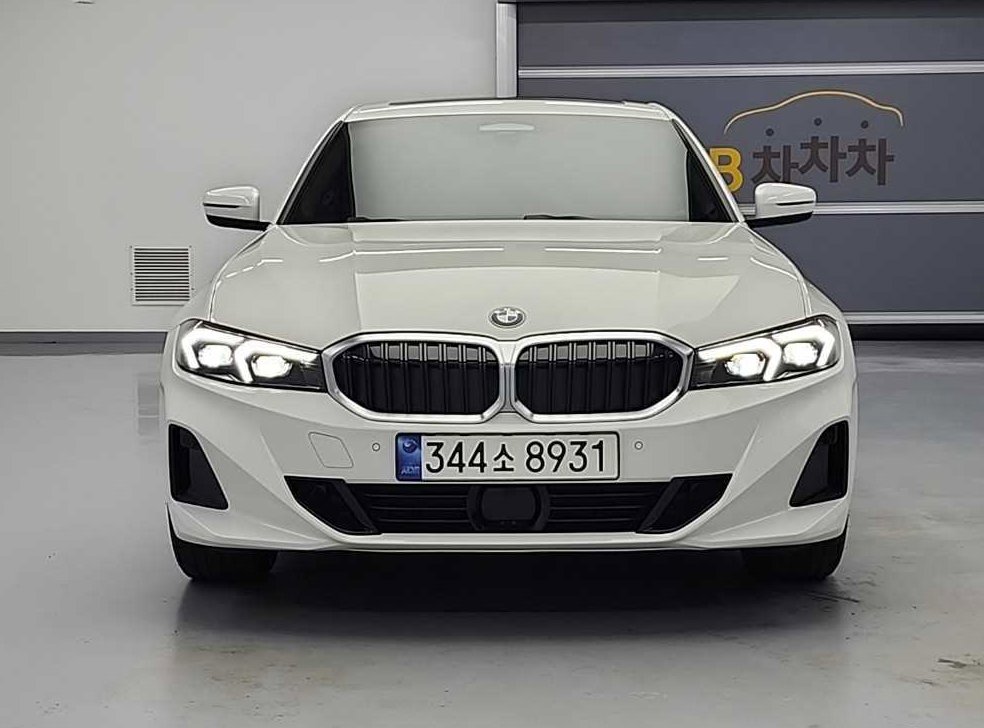 BMW 3시리즈 320i 사진 2