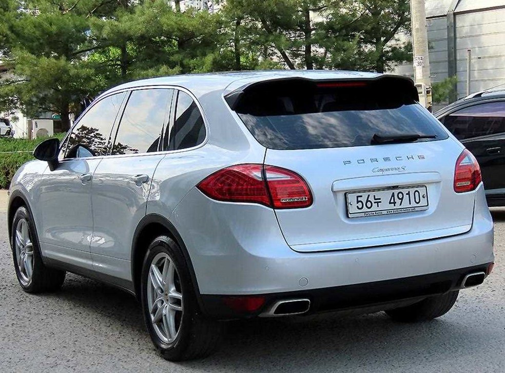 포르쉐 카이엔 4.8 S 사진 3