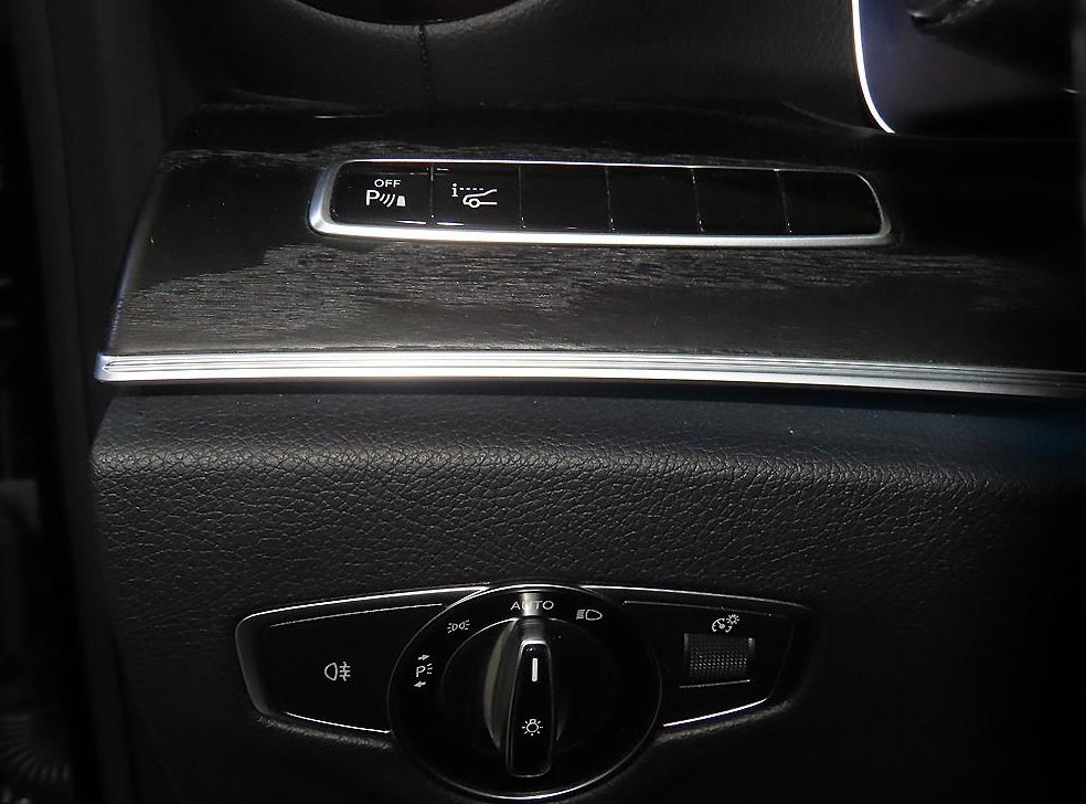 벤츠 E 클래스 E220d 쿠페 사진 14