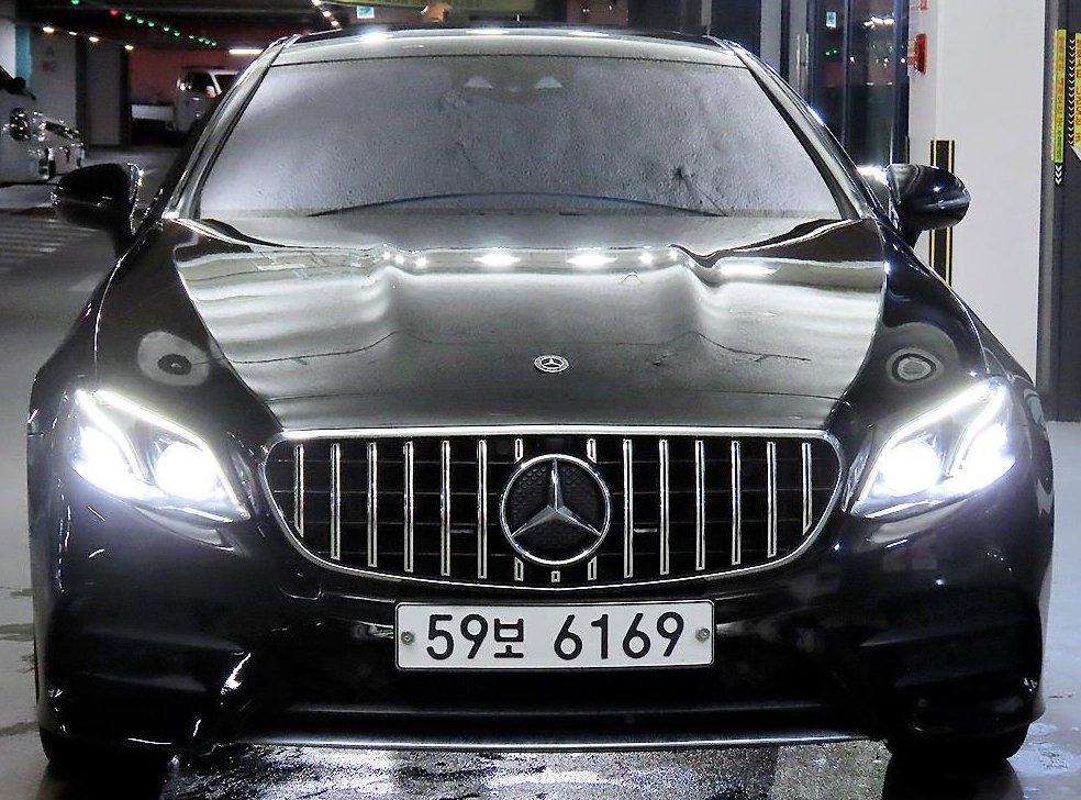 벤츠 E 클래스 E220d 쿠페 사진 2
