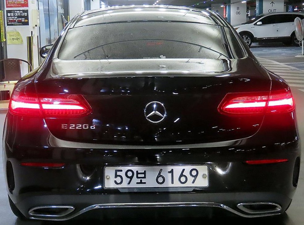 벤츠 E 클래스 E220d 쿠페 사진 5