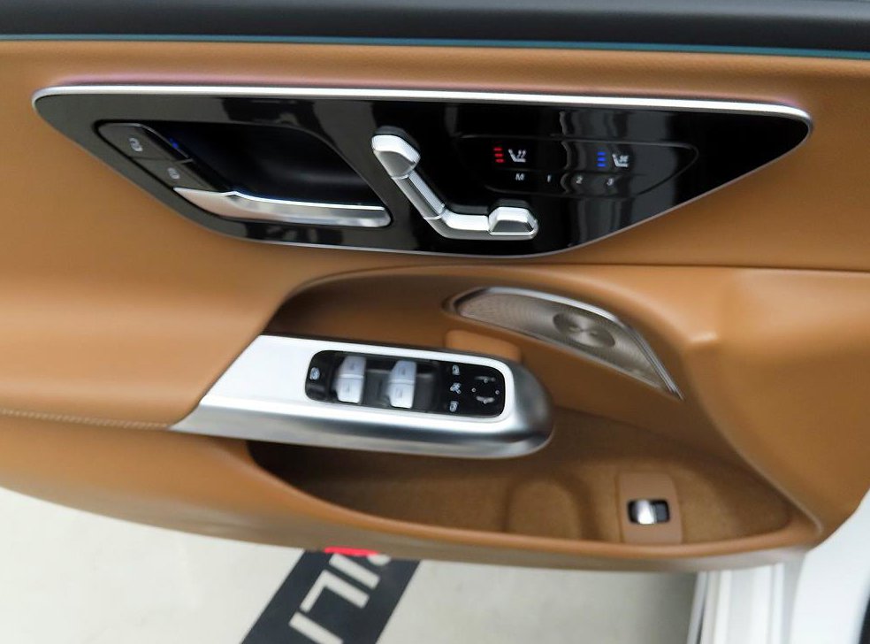 벤츠 E 클래스 E450 4MATIC 사진 11
