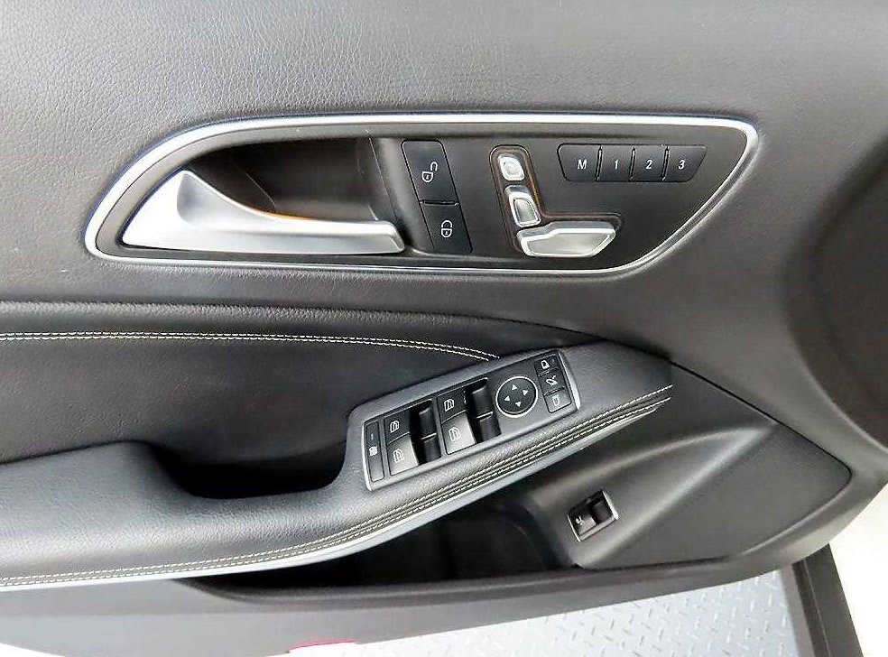 벤츠 GLA 클래스 GLA220 사진 11