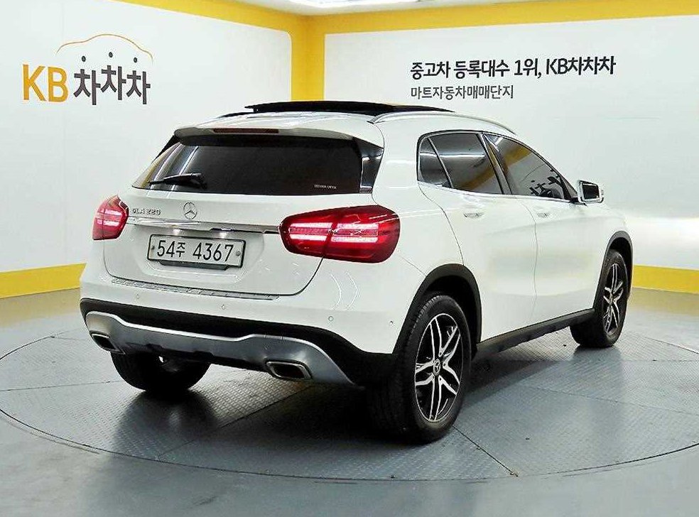 벤츠 GLA 클래스 GLA220 사진 2