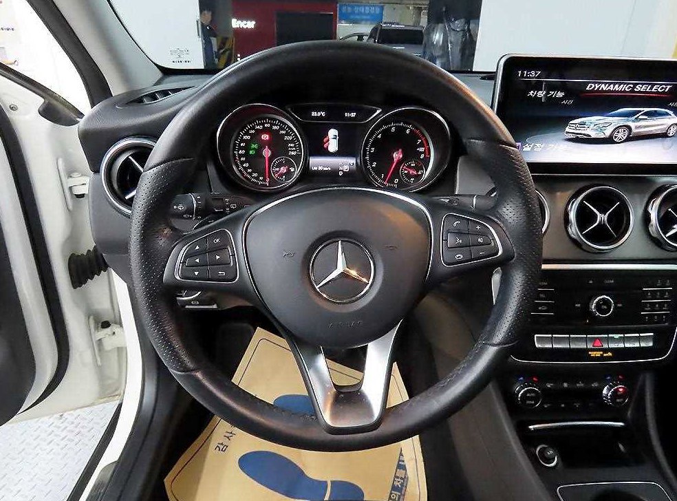 벤츠 GLA 클래스 GLA220 사진 9